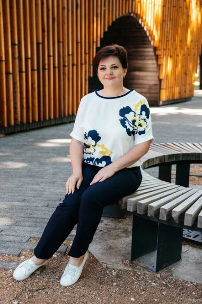 МАМЧУР ЕЛЕНА